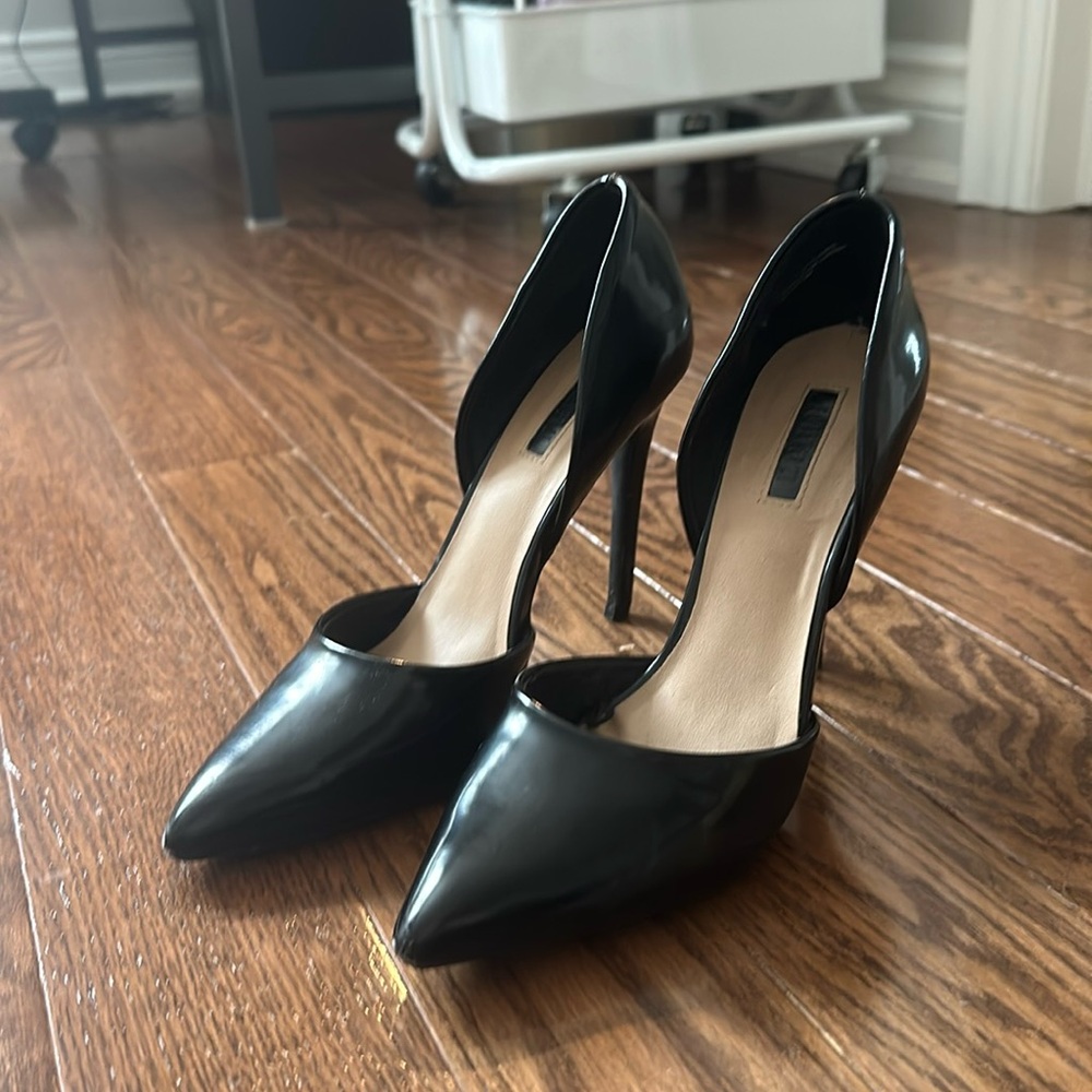 Black fake leather heels